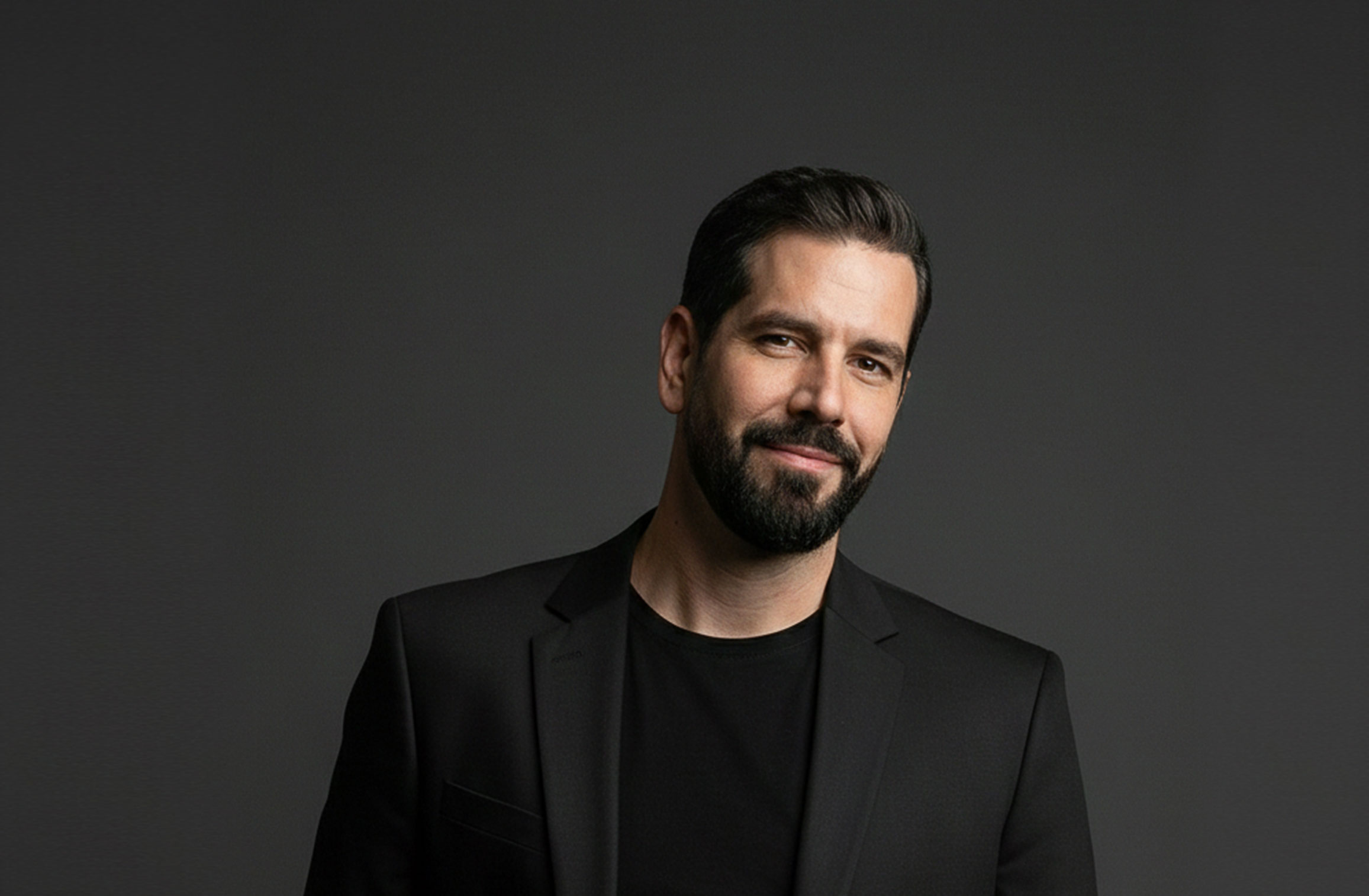 Aníbal Salido, Senior Product Designer at work