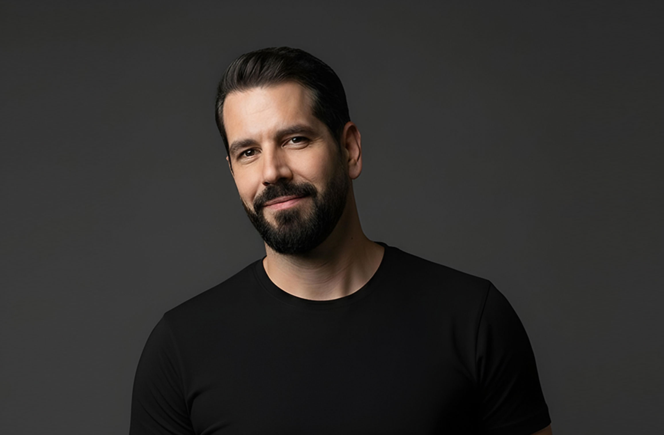 Aníbal Salido, Senior Product Designer at work